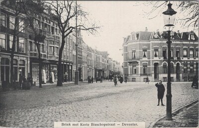 DEVENTER - Brink met Korte Bisschopstraat
