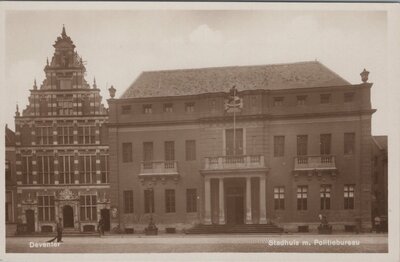 DEVENTER - Stadhuis m. Politiebureau