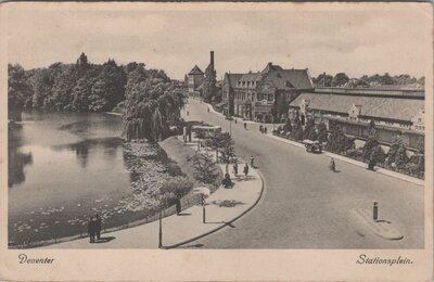 DEVENTER - Stationsplein