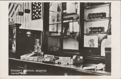 DEVENTER - Bussink's Koekhuis. Interieur winkel