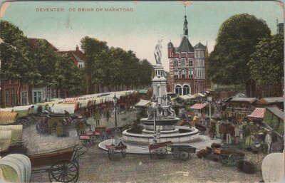 DEVENTER - De Brink op Marktdag
