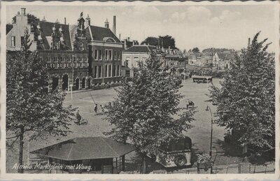 ALMELO - Marktplein met Waag