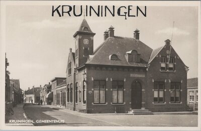KRUININGEN - Gemeentehuis