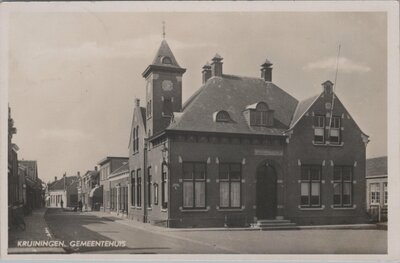 KRUININGEN - Gemeentehuis