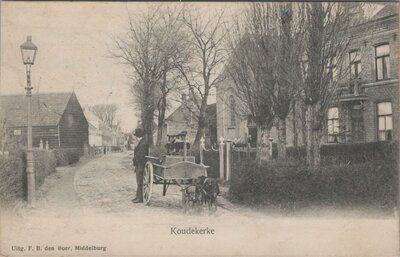 KOUDEKERKE - Dorpsgezicht. Hondenkar