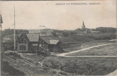 DOMBURG - Gezicht uit Strandhotel