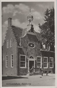 DOMBURG - Gemeentehuis