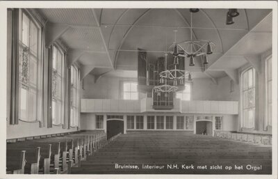 BRUINISSE - Interieur N. H. Kerk met zicht op het Orgel