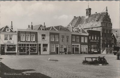 BROUWERSHAVEN - Markt