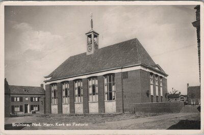 BRUINISSE - Ned. Herv. Kerk en Pastorie