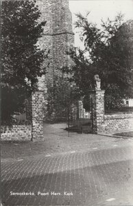 SEROOSKERKE - Poort Herv. Kerk