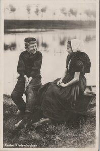 AXEL - Klederdrachten