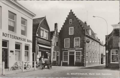 ST. MAARTENSDIJK - Markt hoek Kaaistraat
