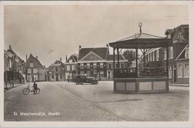 ST. MAARTENSDIJK - Markt