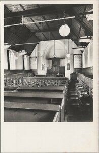 OOSTKAPELLE - Interieur Hervormde Kerk van Oostkapelle na de Restauratie