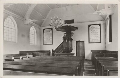 OOSTKAPELLE - Interieur Hervormde Kerk van Oostkapelle na de Restauratie