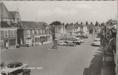 ST. MAARTENSDIJK - Markt