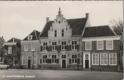 ST. MAARTENSDIJK - Stadhuis