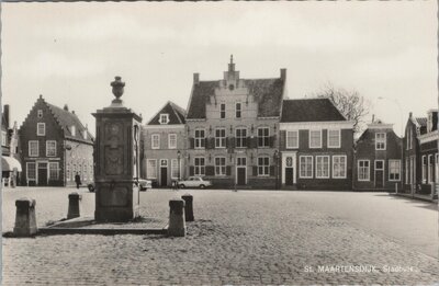 ST. MAARTENSDIJK - Stadhuis