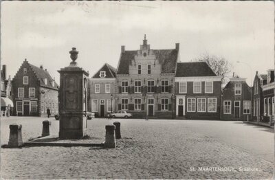 ST. MAARTENSDIJK - Stadhuis