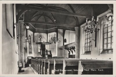 OUD-VOSSEMEER - Interieur Ned. Herv. Kerk