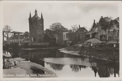 ZIERIKZEE - Gezicht op beide Havenpoorten