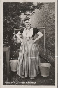WALCHEREN - Zeeuwsch Melkmeisje