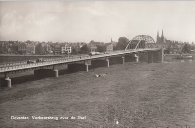 DEVENTER - Verkeersbrug over de IJsel