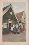 MARKEN - In het Dorp