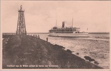 ENKHUIZEN - Veerboot van de Wijck verlaat de haven