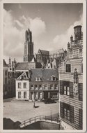 UTRECHT - Domtoren met Paushuis