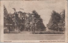 AMERSFOORT - Hotel Bellevue met Standbeeld Oldenbarneveld
