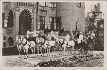 UTRECHT - Kasteel de Haar. Familie van Zuylen in break met zes paarden