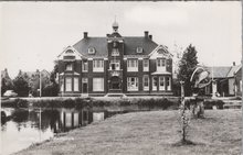 REEUWIJK - Gemeentehuis