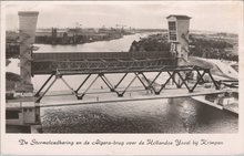 KRIMPEN - De Stormvloedkering en de Algera-brug over de Hollanse IJssel
