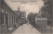 LEKKERKERK - Schoolweg met Postkantoor en Fröbelschool