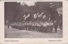 NEERBOSCH - Weesinrichting. Schooljongens in optocht