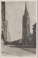 DEN HAAG - Riviervischmarkt met St. Jacobstoren