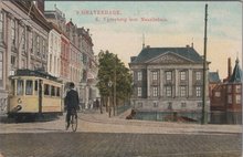 S GRAVENHAGE - K. Vijverberg met Mauritshuis