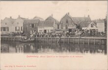 SPAKENBURG - Haven. Gezicht op het haringspitten en de rookerijen