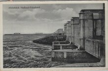 AFSLUITDIJK - Holland-Friesland. Uitwateringsluizen te Den Oever