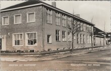 HOOFDDORP - Nijverheidsschool voor meisjes