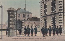 MILITAIR - Les Plaisirs de la Caserne - Relève de la Garde