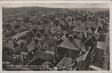 ELBURG - Vanaf den toren bekeken met op den voorgrond de middeleeuwsche Burch, thans Stadhuis