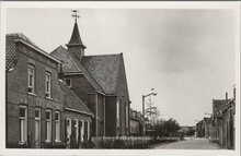 OOLTGENSPLAAT - Achterweg met Geref. Kerk