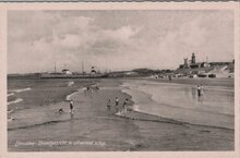 IJMUIDEN - Strandgezicht m. uitvarend schip