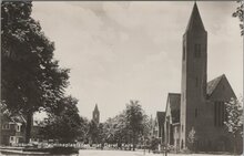 BUSSUM - Wilhelminaplantsoen met Geref. Kerk