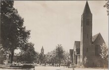 BUSSUM - Wilhelminaplantsoen met Geref. Kerk