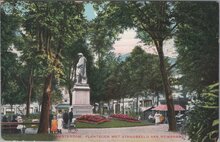 AMSTERDAM - Plantsoen met Standbeeld van Rembrandt
