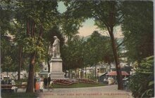 AMSTERDAM - Plantsoen met Standbeeld van Rembrandt